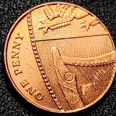 泉币菌-第197场- 新年快乐 新年第5场 本场拍品多 请提前出价 - 英国女王币盾牌版 伊丽莎白二世 英国1便士硬币 2016年 20mm 全新