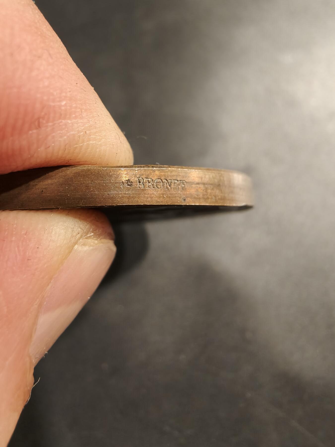 老王徽章第184期 法国1900巴黎博览会大铜章    直径54mm    重量67.5g