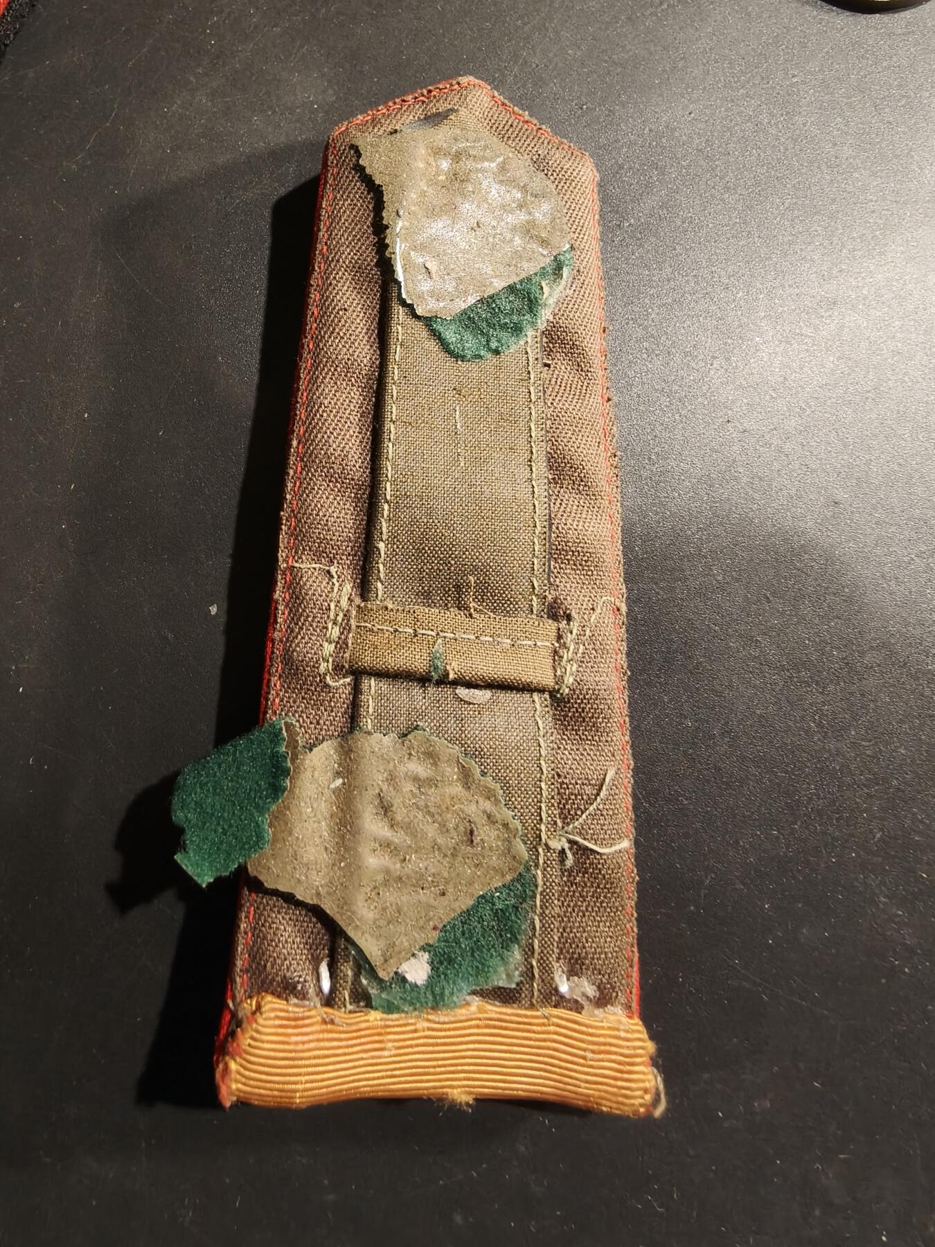 老王徽章第184期 越南人民军陆军大尉肩章