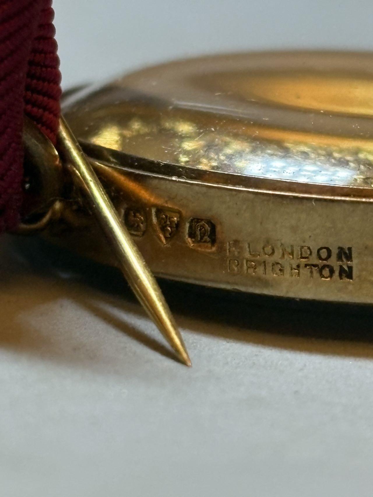 号角文化祝福各位藏友春节大吉马年入好藏 盛世勋华——号角文化勋章邮票专场拍卖第306期    英国共济会慈善与仁爱纪念章（Honorable Testimonial of Masonic Charity & Benevolence），925银，总重34.9克，带原盒，带边铭