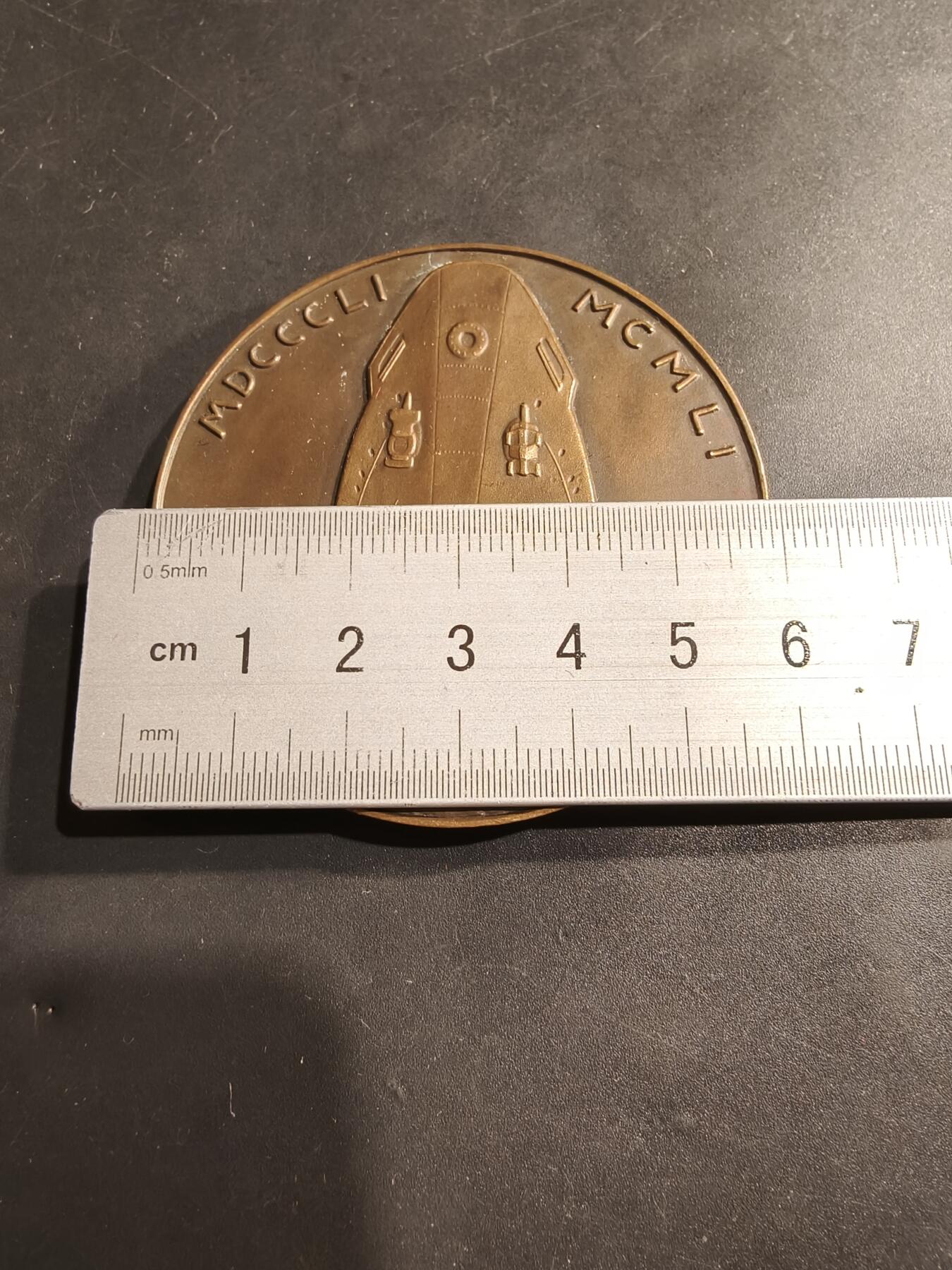 老王徽章第184期 法国邮船公司成立100周年大铜章     直径58mm    重量112.5g