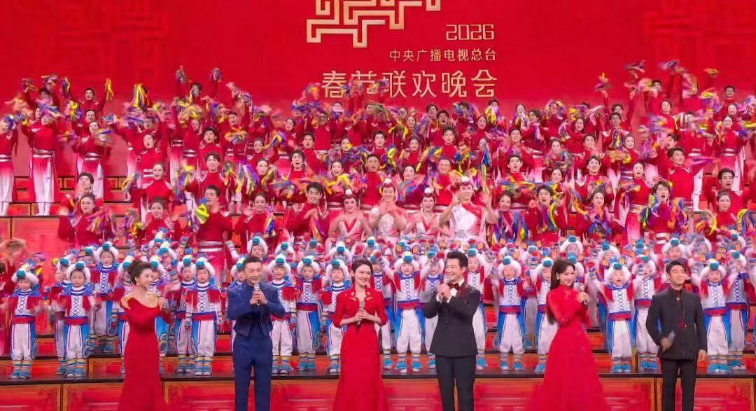 零元拍：任鲁豫、撒贝宁、尼格买提、龙洋、马凡舒、刘心悦六位主持人联袂签名中央广播电视总台✖️CMG看点✖️总台文创联合出品CMG《骐骥驰骋》中国福，30cm×30cm版本