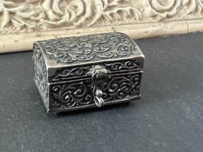 海外回流春节专场（三） - 法国回流包银小宝箱首饰盒（尺寸：3.1cmX2.4cmX1.9cm，31.3g）