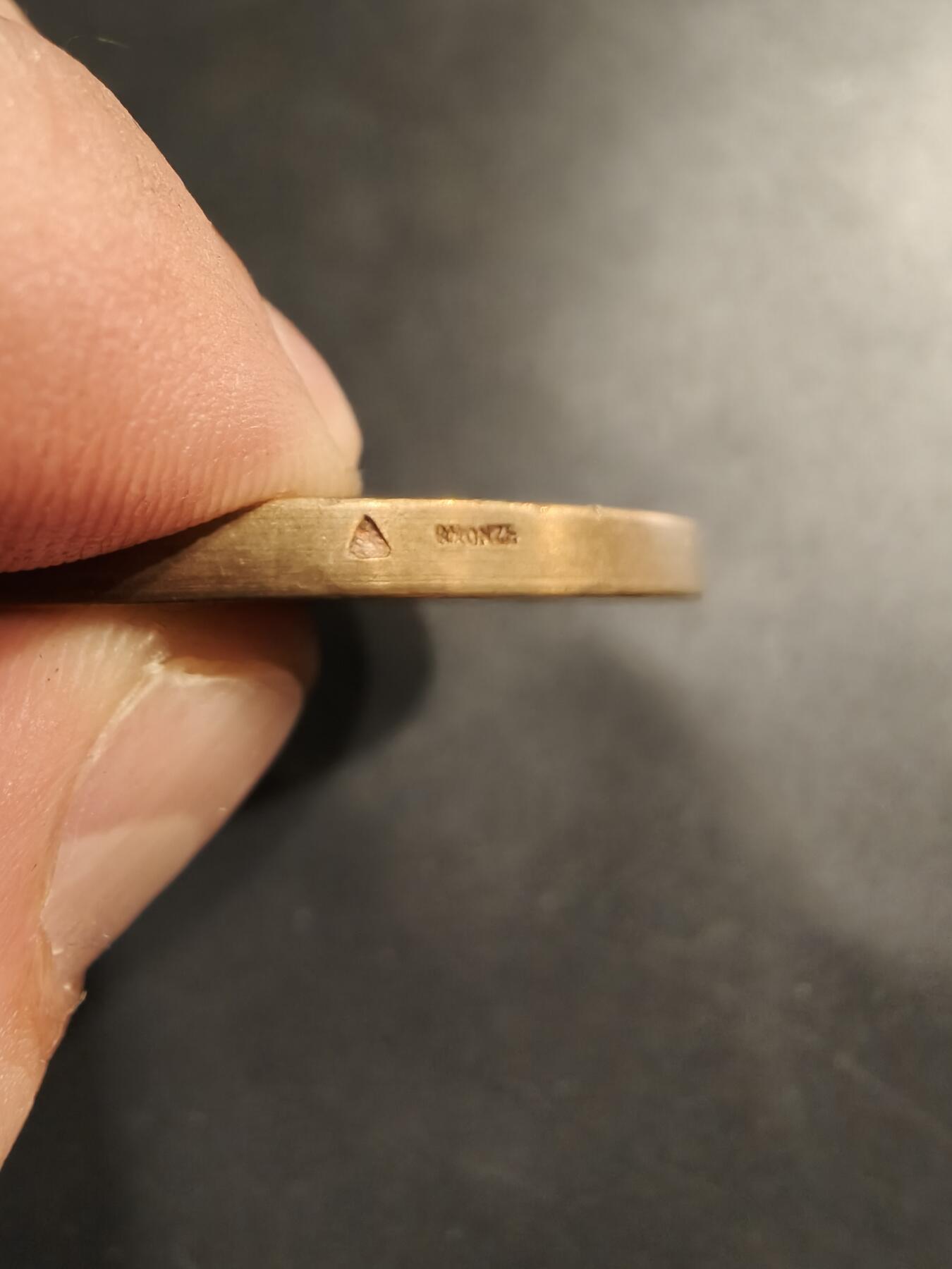 老王徽章第184期 法国农业协会大铜章    直径50mm    重量57.3g