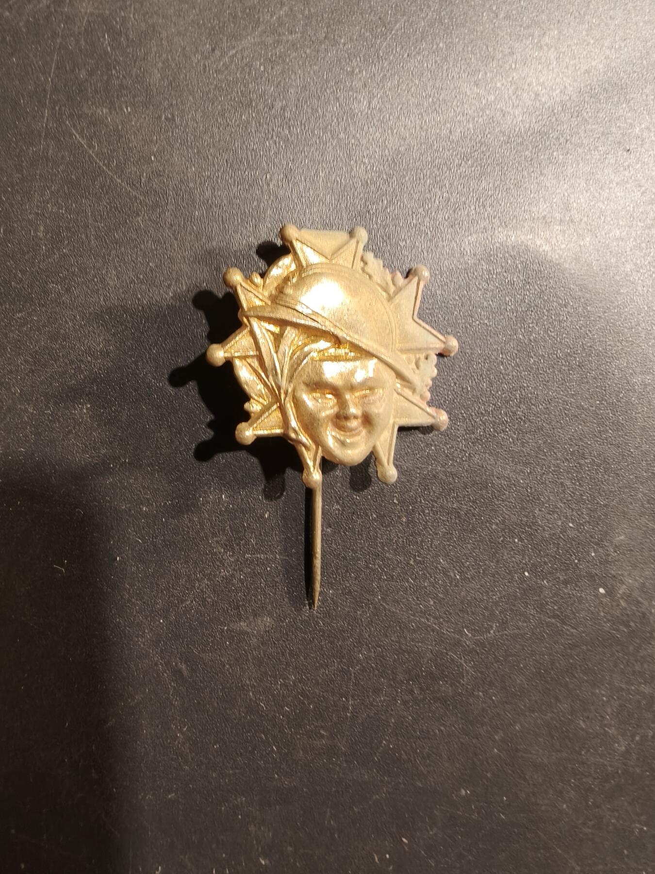 老王徽章第184期 一战法国士兵针插