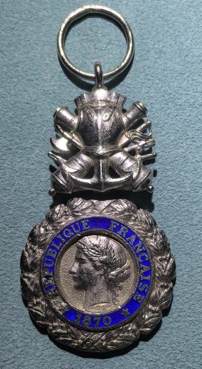 号角文化祝福各位藏友春节大吉马年入好藏 盛世勋华——号角文化勋章邮票专场拍卖第306期    - 法国军事奖章 五共版 银制带银标 银价300+