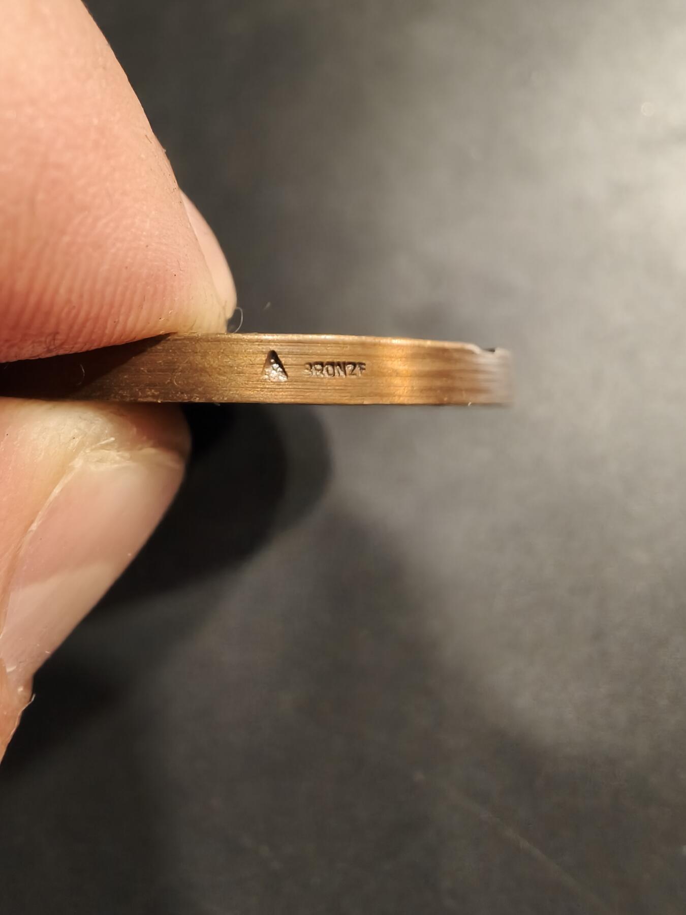 老王徽章第184期 法国无偿献血大铜章    直径50mm    重量52.7g