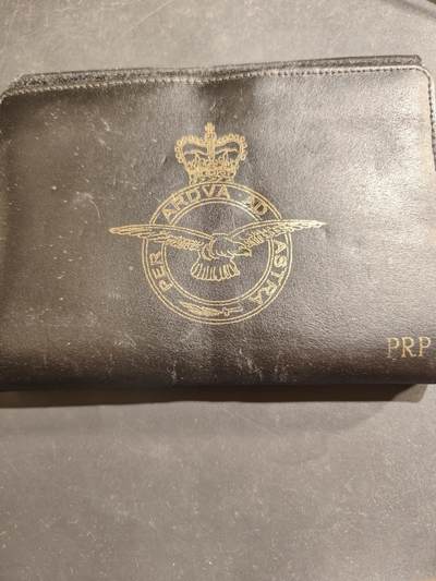 老王徽章第184期 - 英国皇家空军四联排奖章原始皮夹