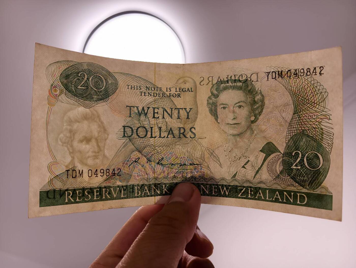 春节钱币瓷器清货捡漏拍场