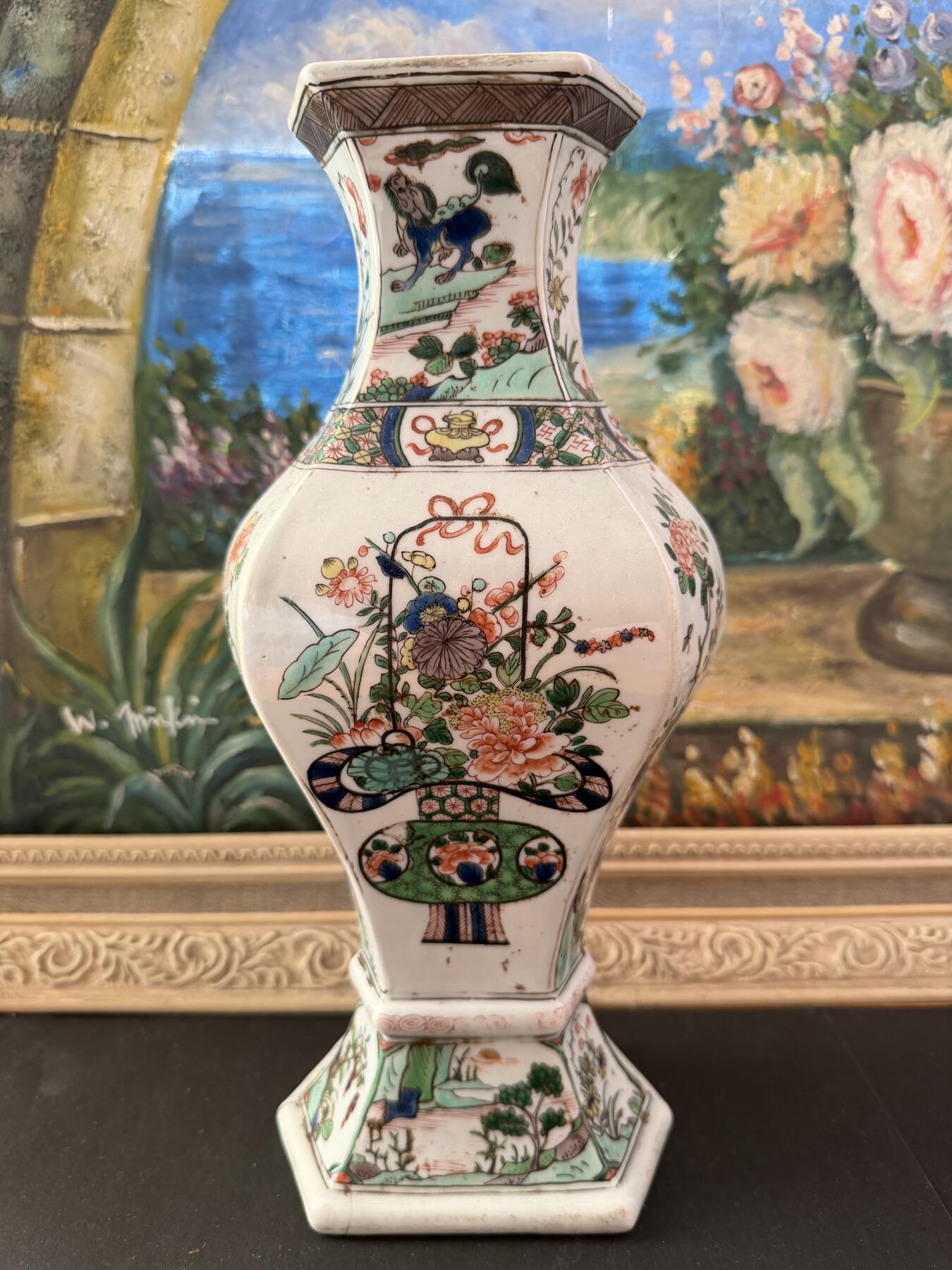 海外回流春节专场（三） 重器-法国回流清康熙五彩六棱花瓶（高：30.2cm，器型少见，画工精美，有冲线）