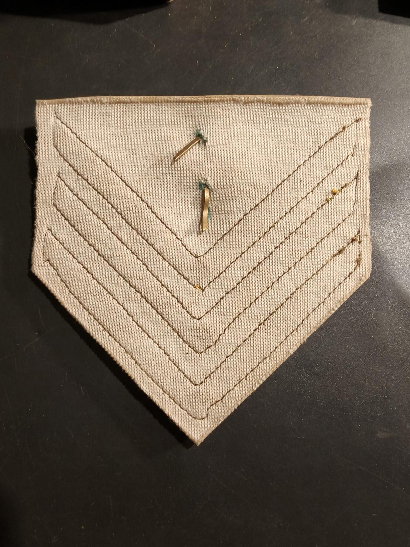 老王徽章第184期 荷兰陆军军士长军衔臂章