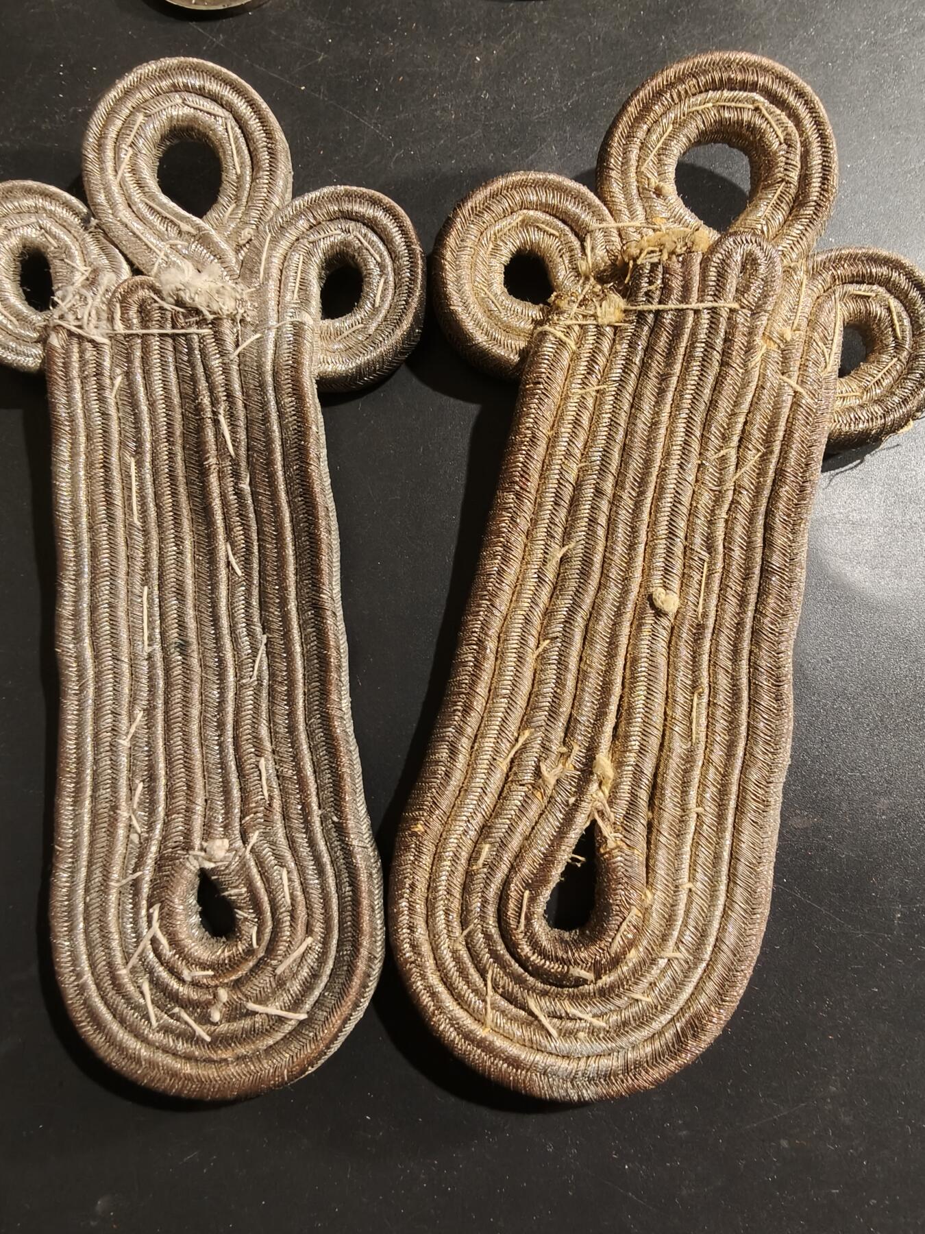 老王徽章第184期 法国宪兵肩章一组