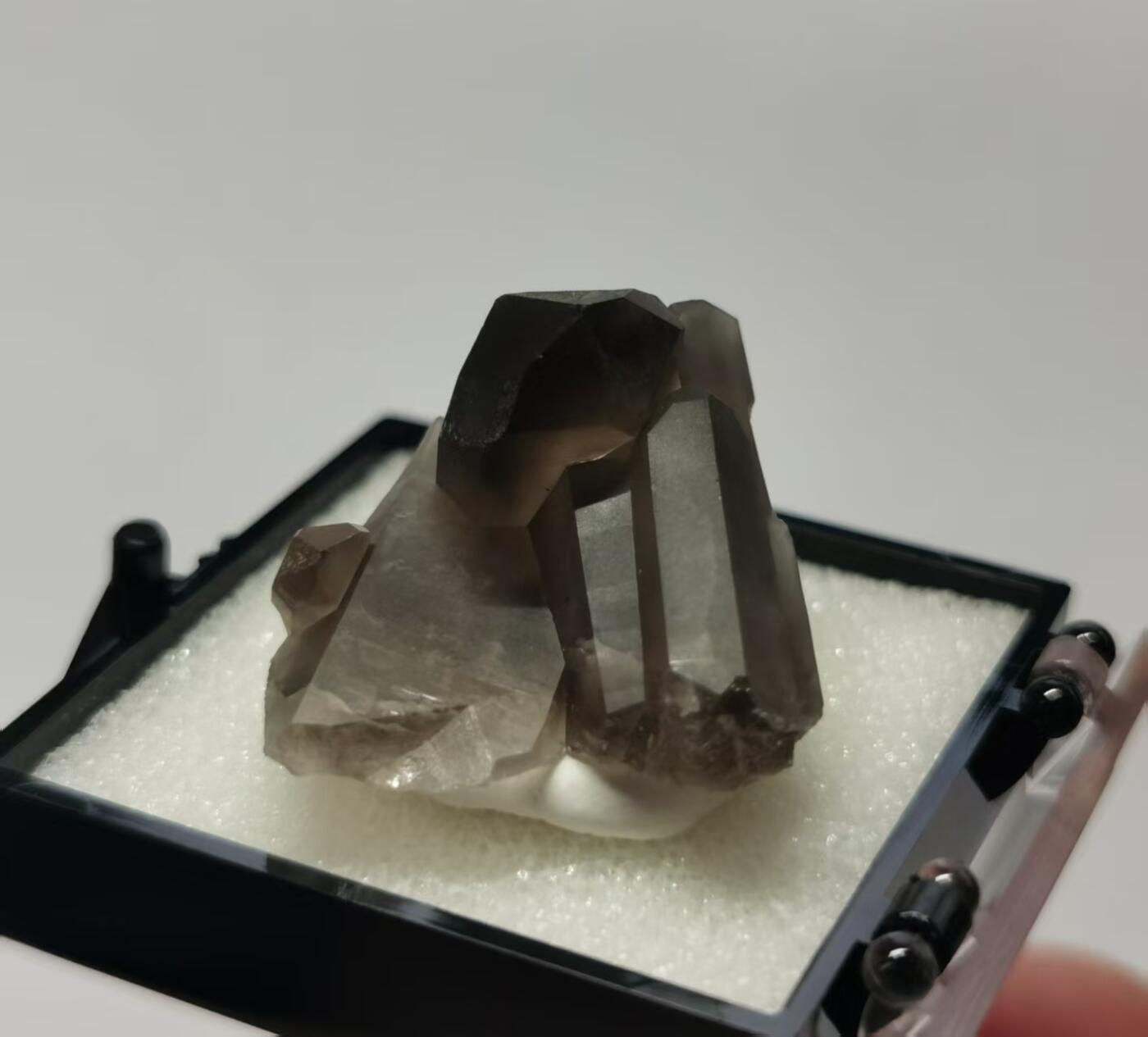 七河·世界世界币章杂件矿标化石小拍（总第38期） 藏家出品X745（3）山东烟晶水晶原石矿标（盒子矿） 本件拍品由合作藏家邮寄