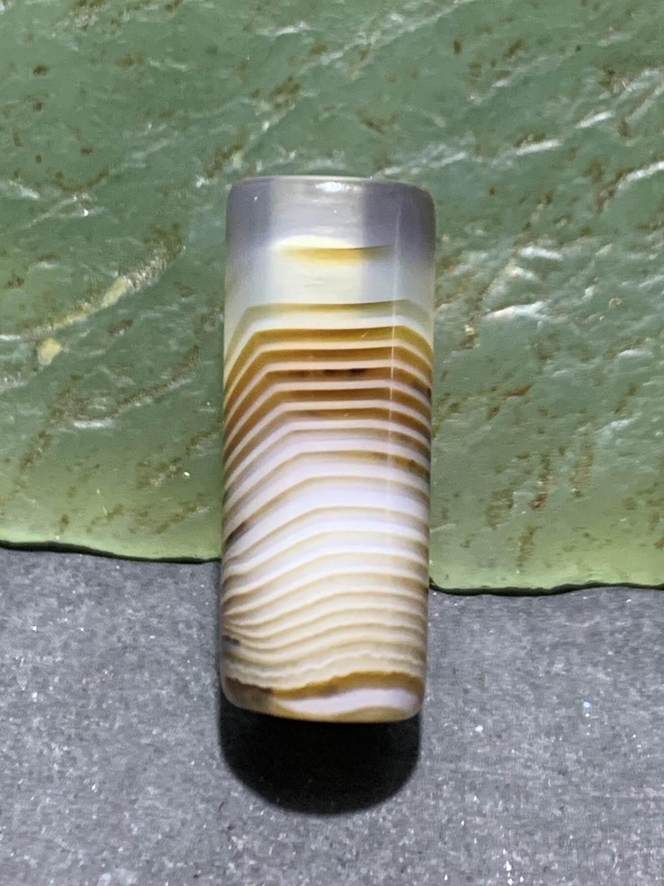 千层纹缠丝玛瑙通货直桶，桶珠一个，