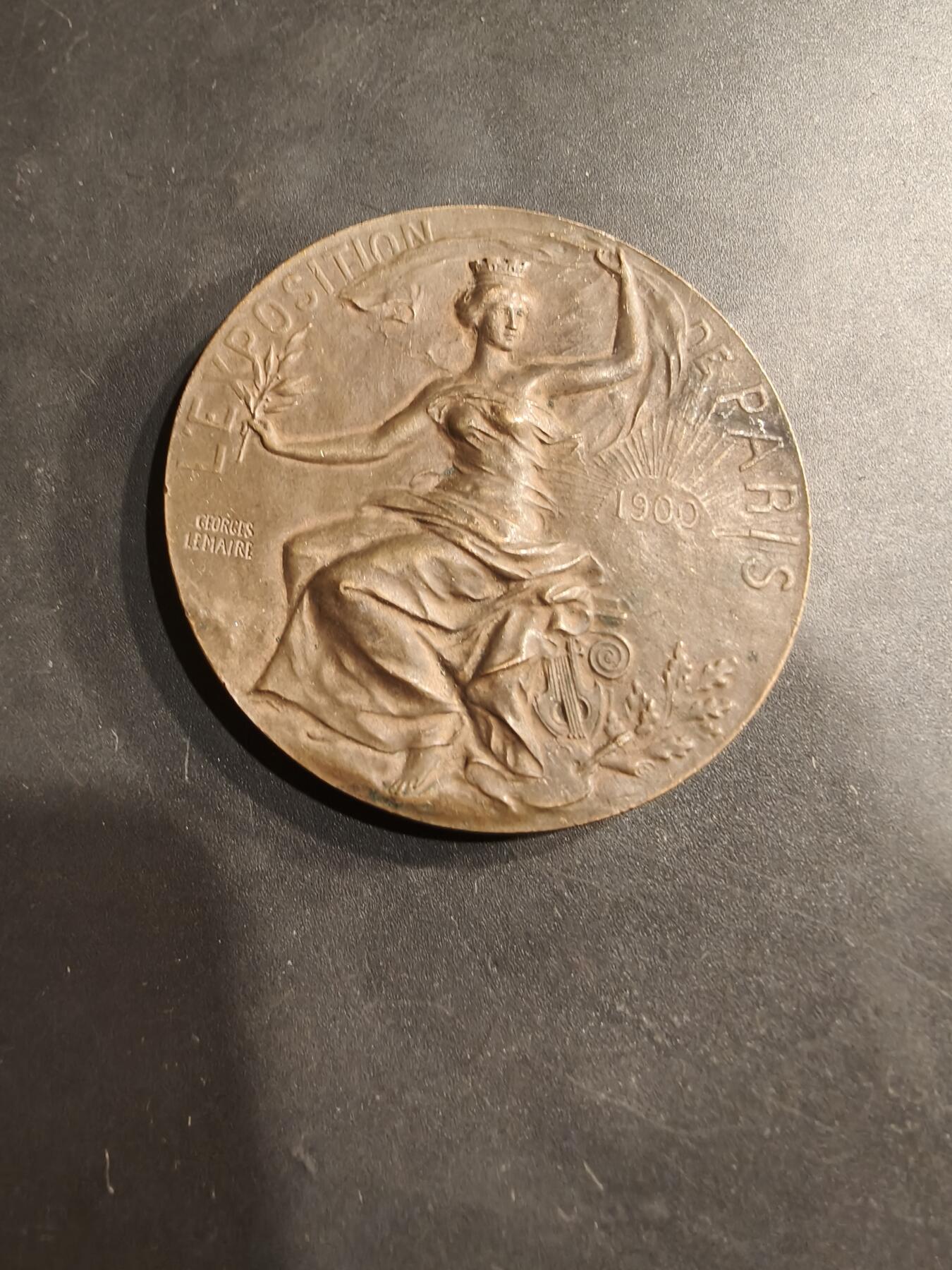 老王徽章第184期 法国1900巴黎博览会大铜章    直径54mm    重量67.5g