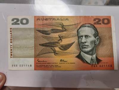 春节钱币瓷器清货捡漏拍场 - 老版纸质澳大利亚20元  大票幅 品相如图