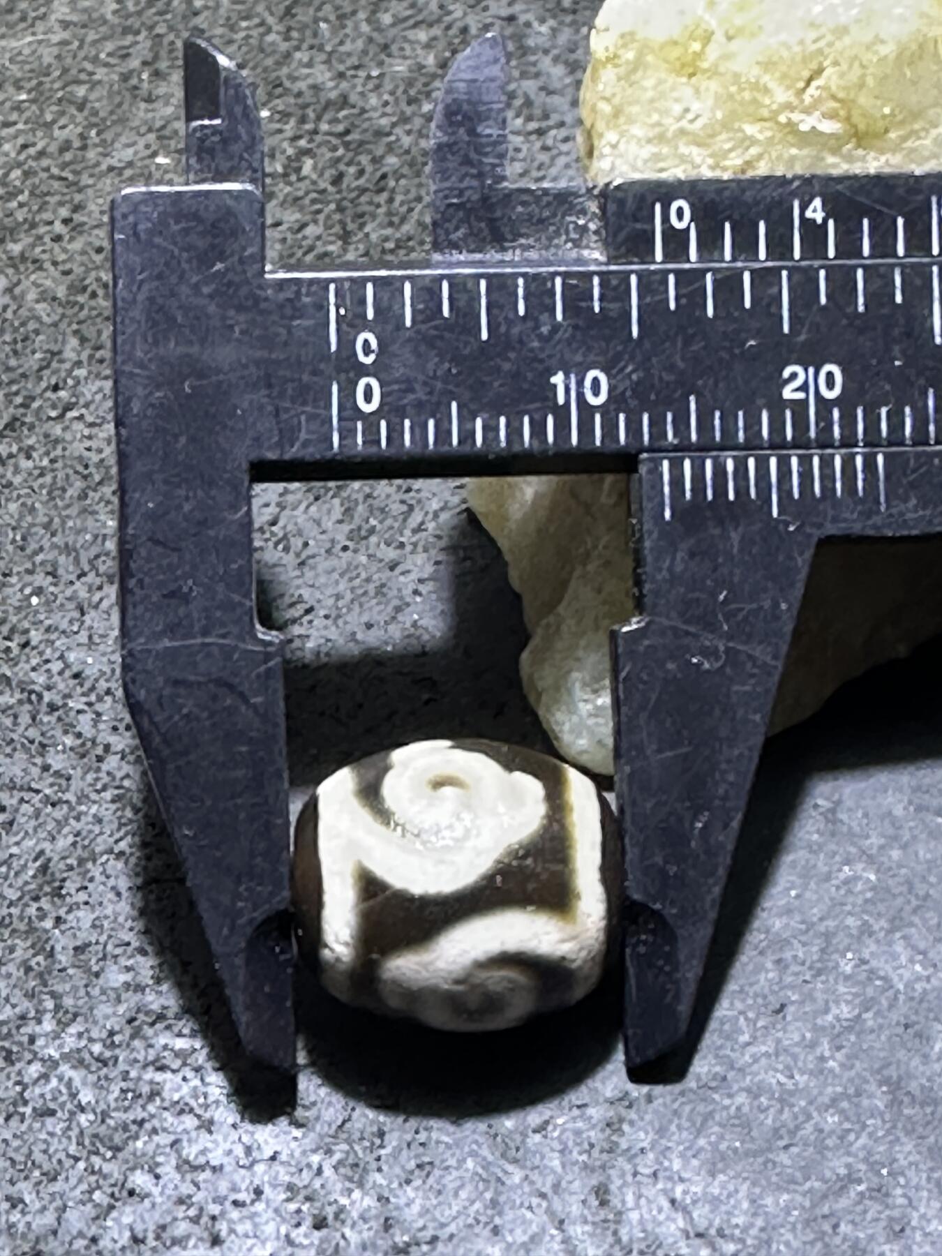 仅此一颗，精品藏传玛瑙度母天珠一颗，