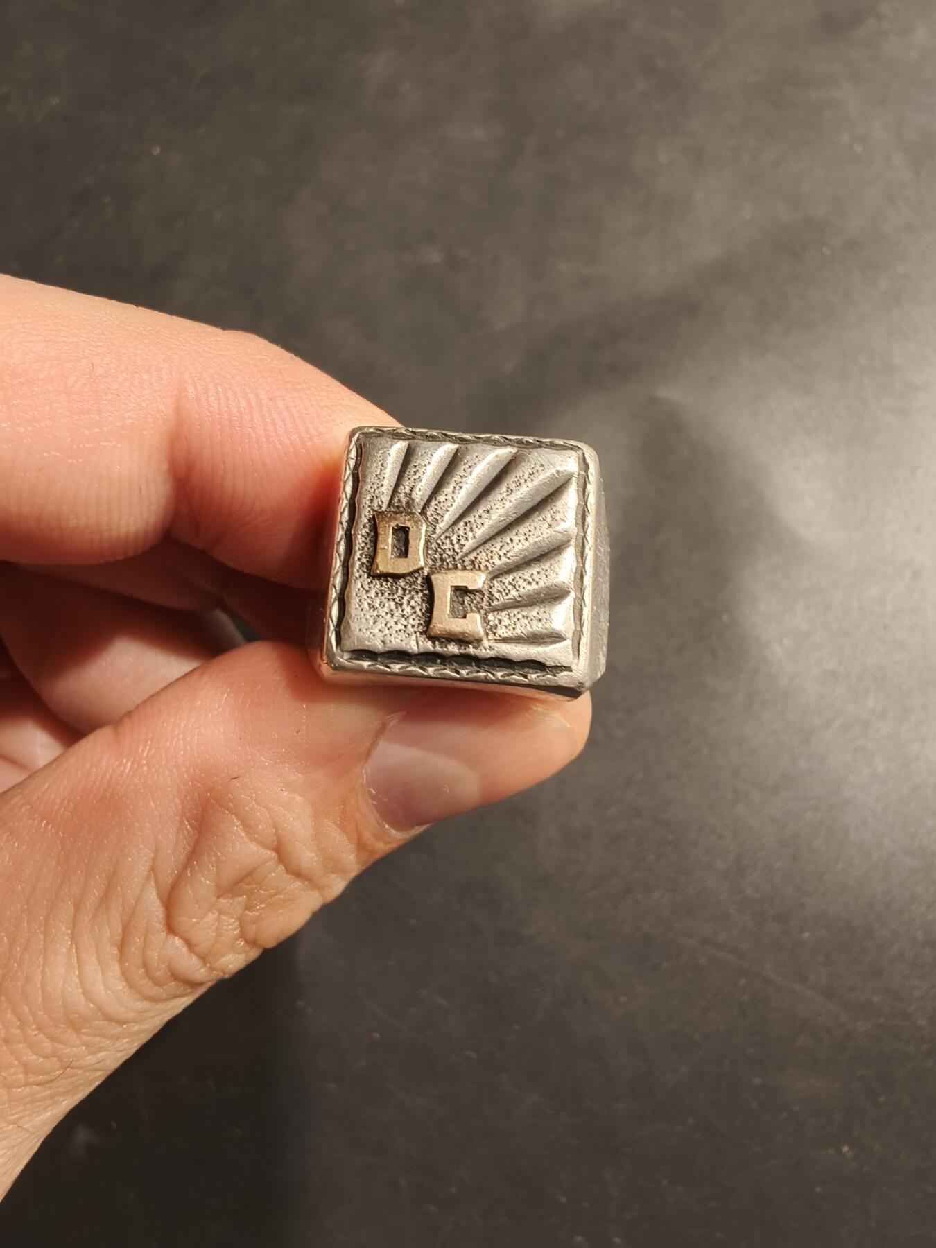 老王徽章第184期 法国银戒指    螃蟹银标    18.1g