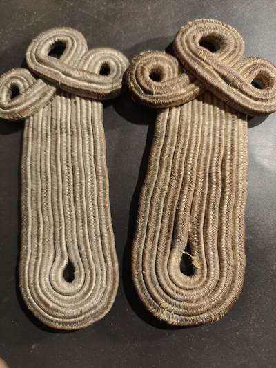 老王徽章第184期 - 法国宪兵肩章一组