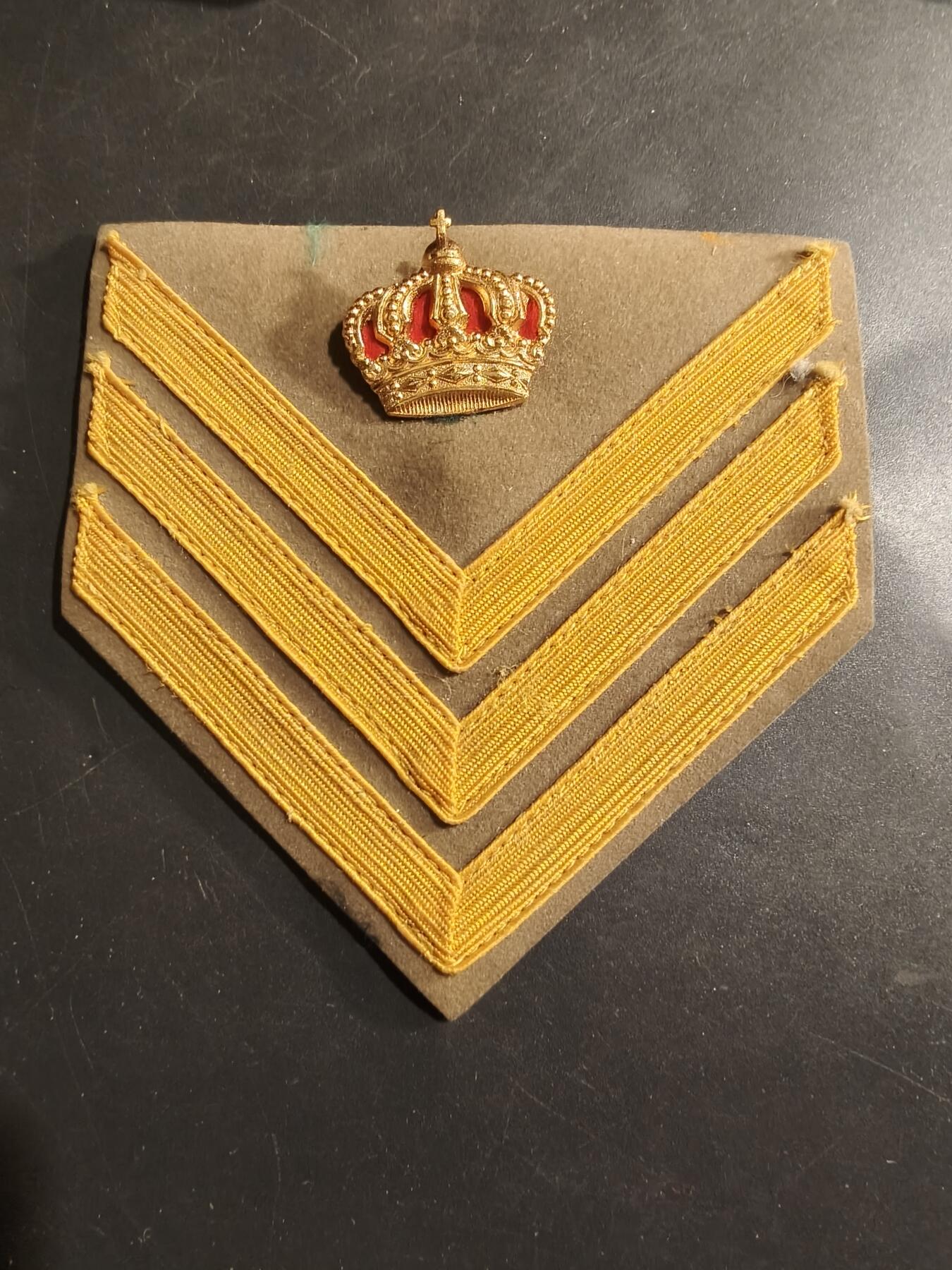 老王徽章第184期 荷兰陆军军士长军衔臂章