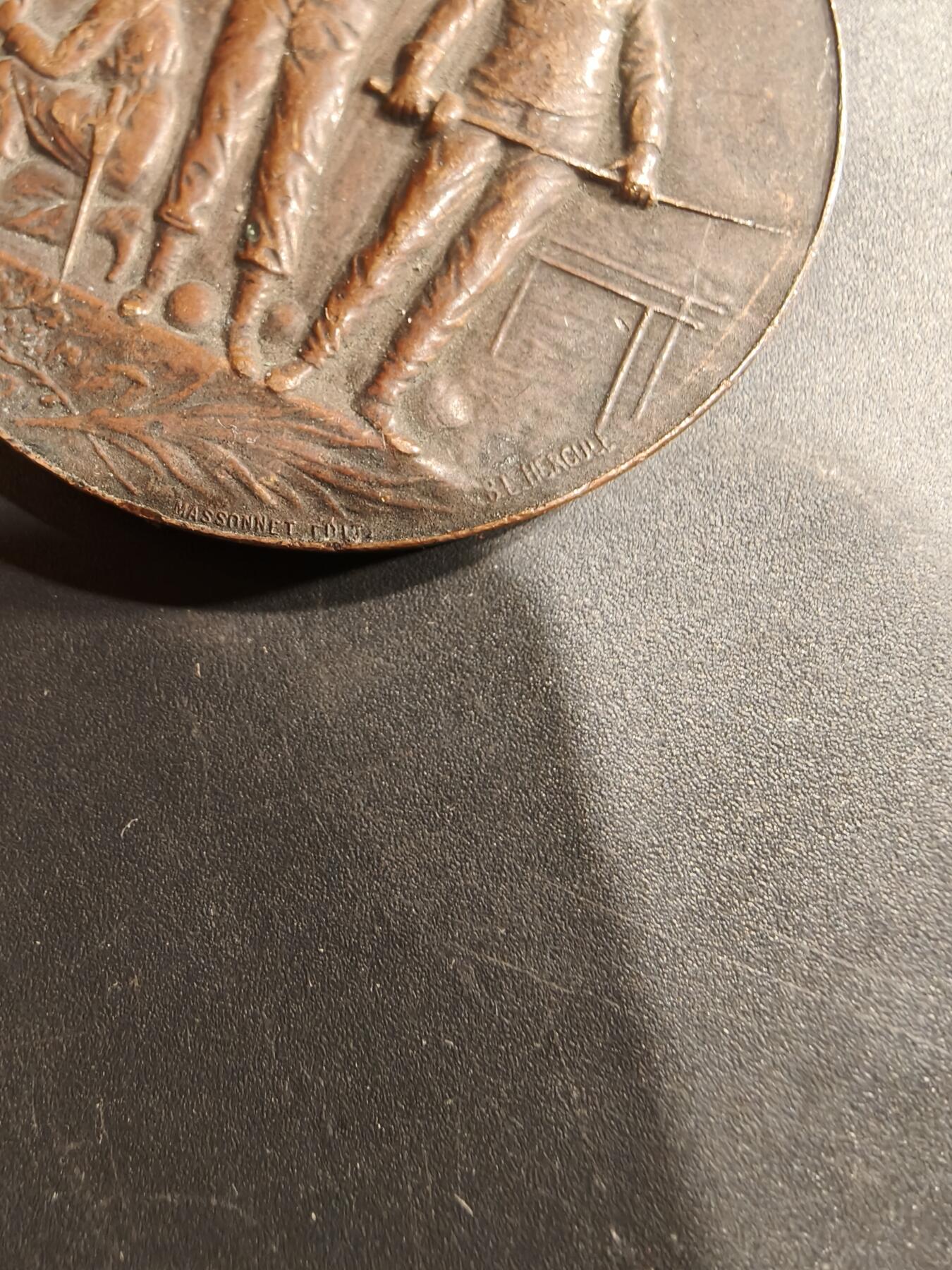 老王徽章第184期 法国射击协会大铜章    直径50mm    重量57.2g