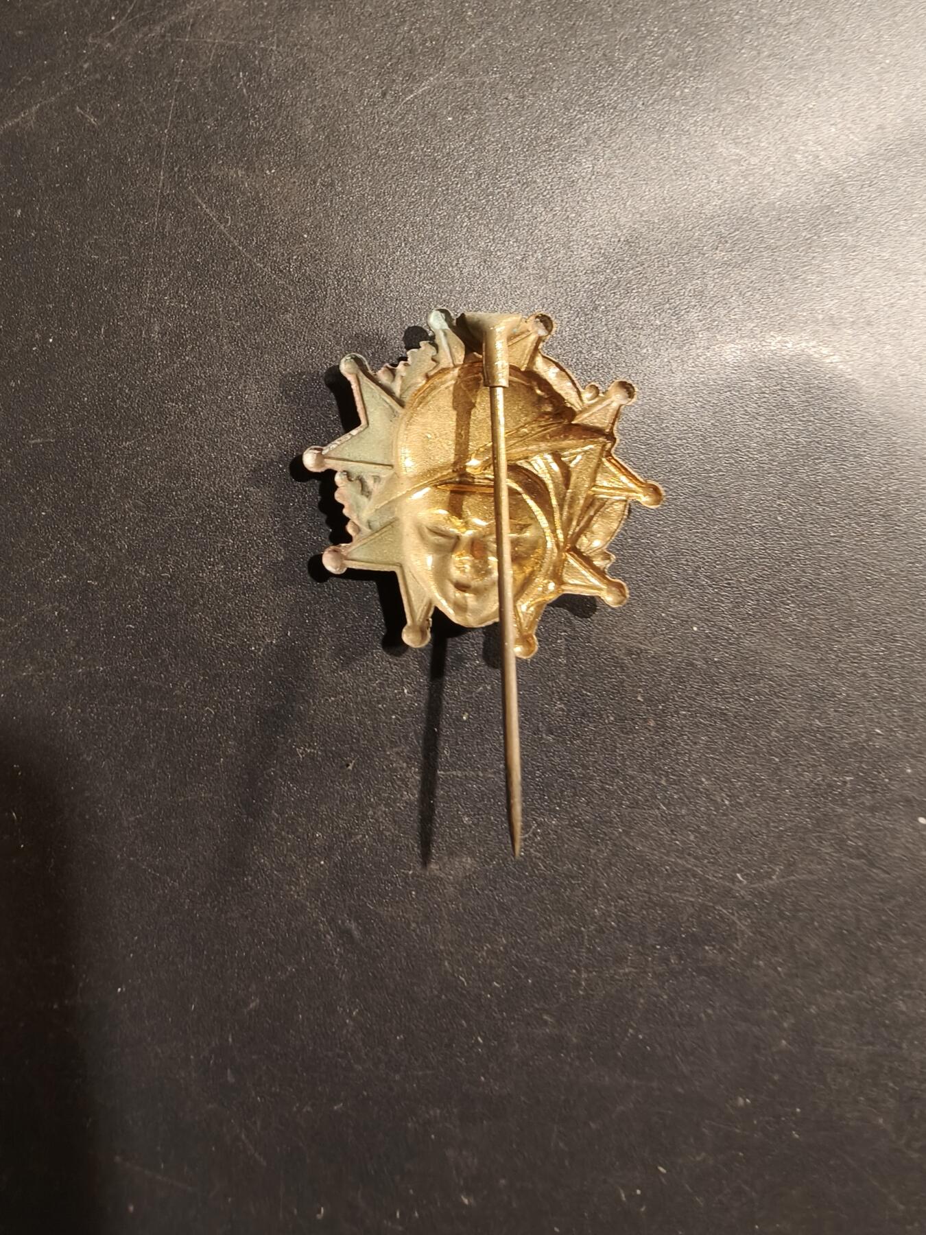 老王徽章第184期 一战法国士兵针插