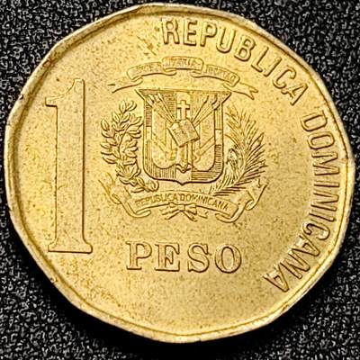 泉币菌-第198场- 新年快乐 新年第6场 本场拍品多 请提前出价（正月十五统一发货） - 带底光 国父巴勃罗 多米尼加1比索黄铜硬币 25.0毫米 6.5克