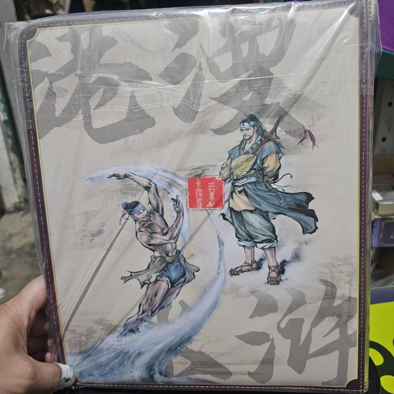 买就送PR！！龙虎卡牌-七六场（满200元包邮，无佣金，每周六结拍，欢迎送拍）  百里卡牌-港漫水浒主题九宫拉链卡册 (无卡页)