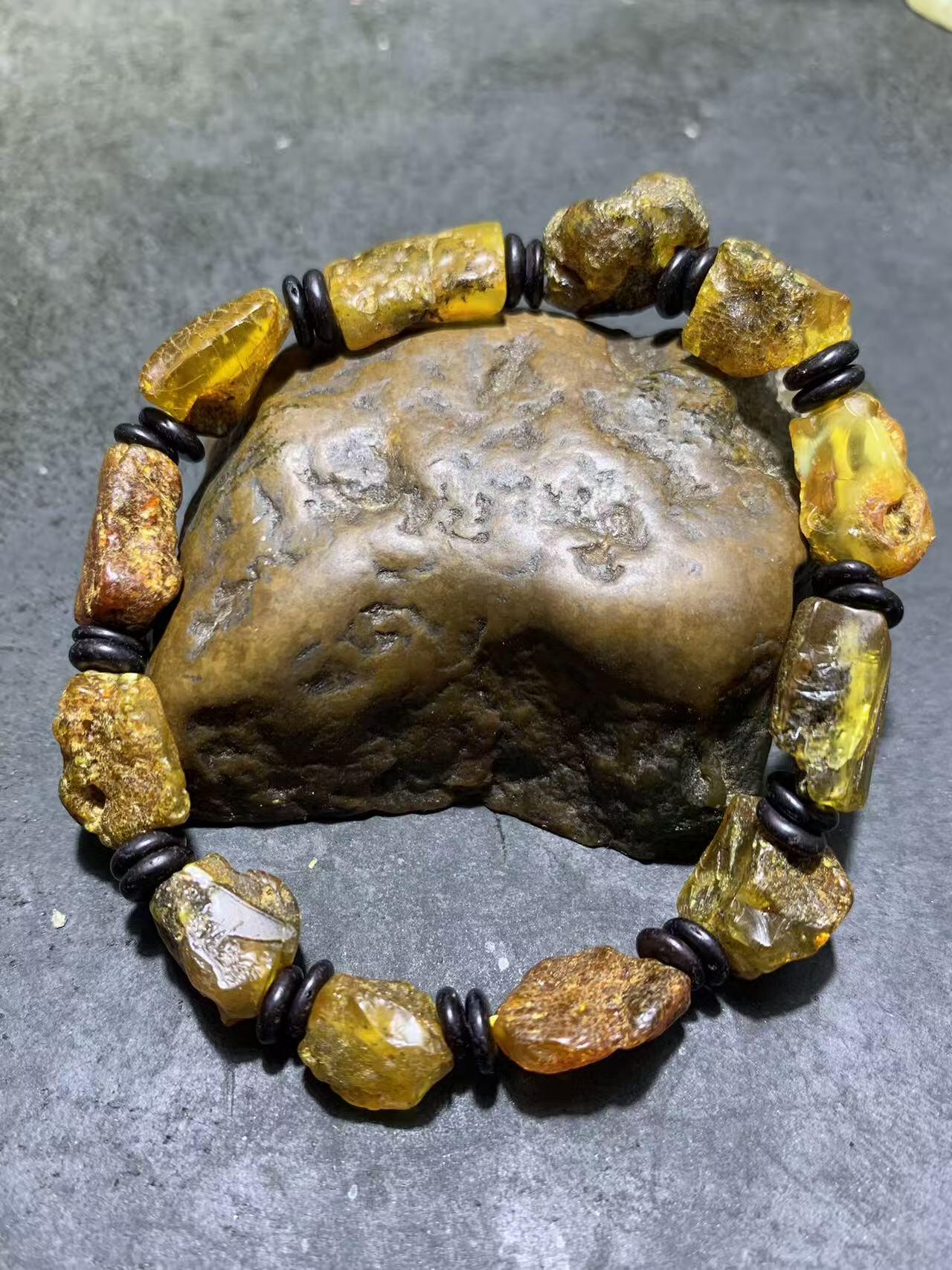 原皮蜜蜡随形原石手串一条，