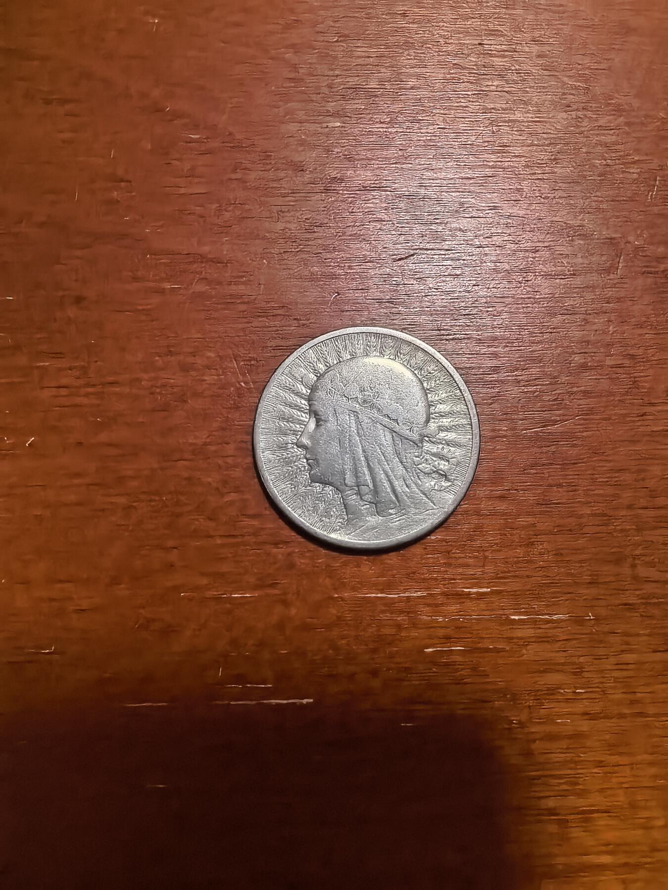 长老汇马年精选第四场拍卖 1933波兰女王2兹罗提银币，4.4克750银，克书30美金