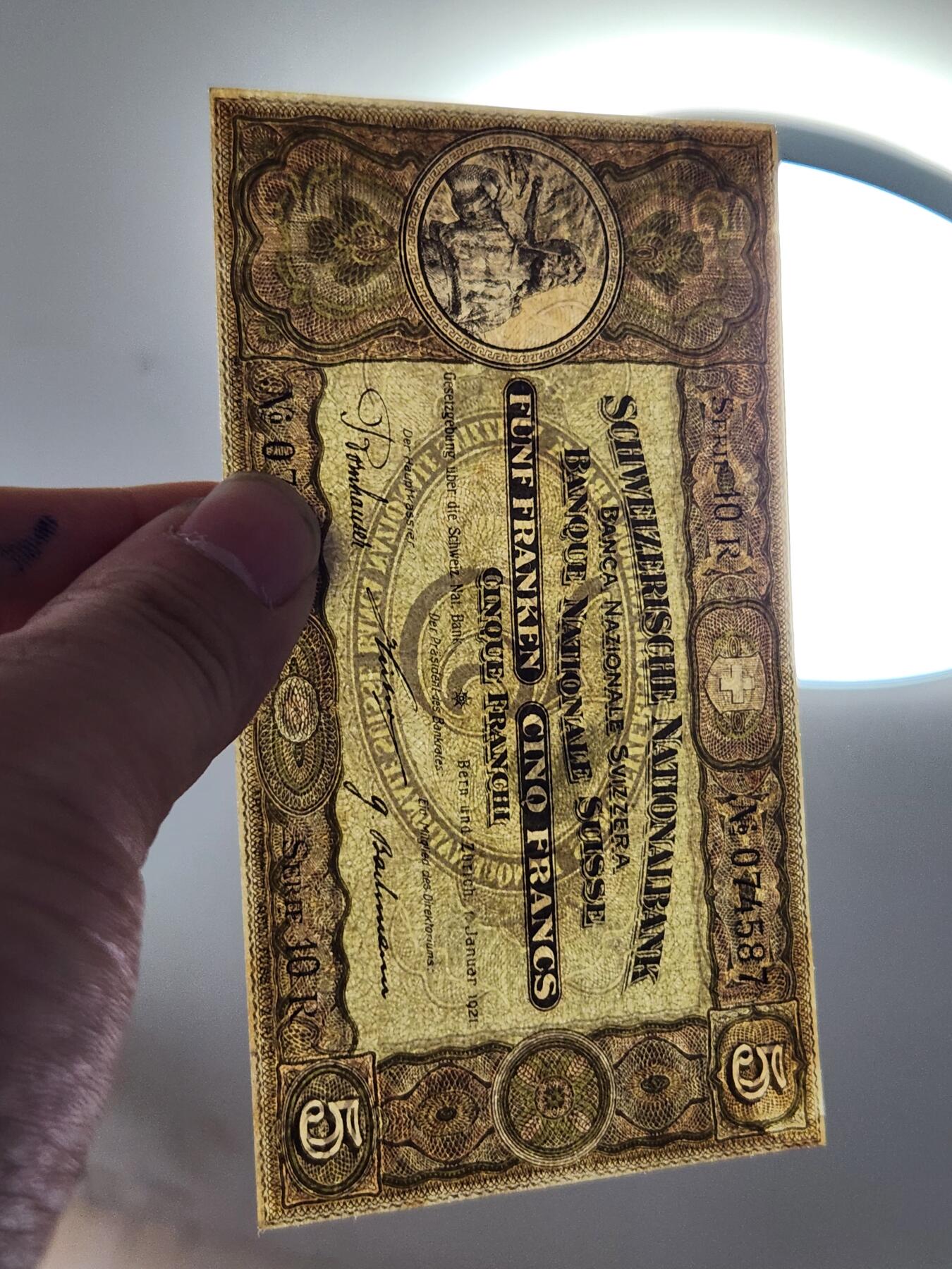 2月23号晚上8点 外国纸币自动截拍第29场 1921年 瑞士 5法郎 初版极少  新品背面踏皮可惜