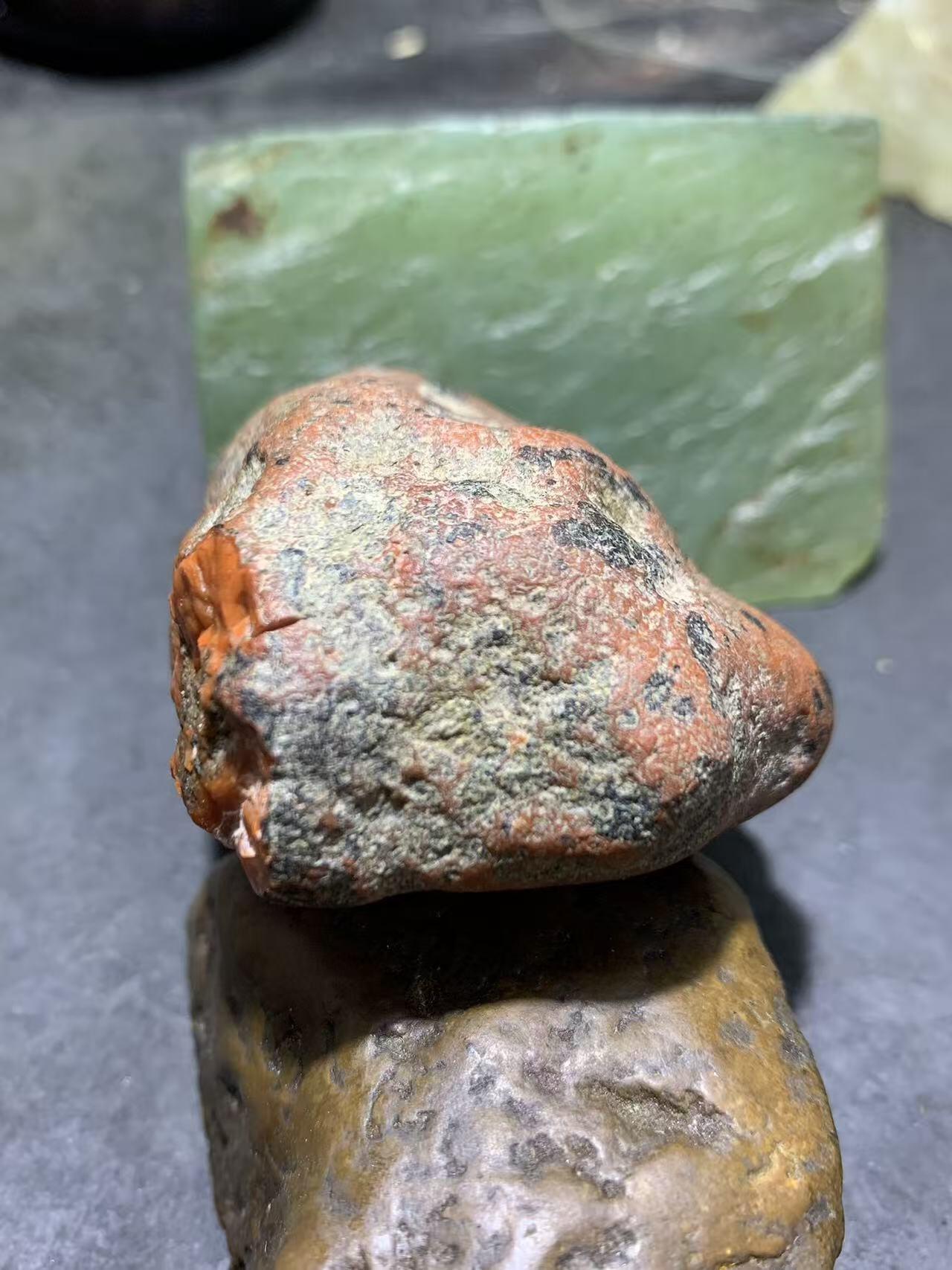 精美川料冰飘红皮开窗料荔枝冻心南红玛瑙原石一颗，