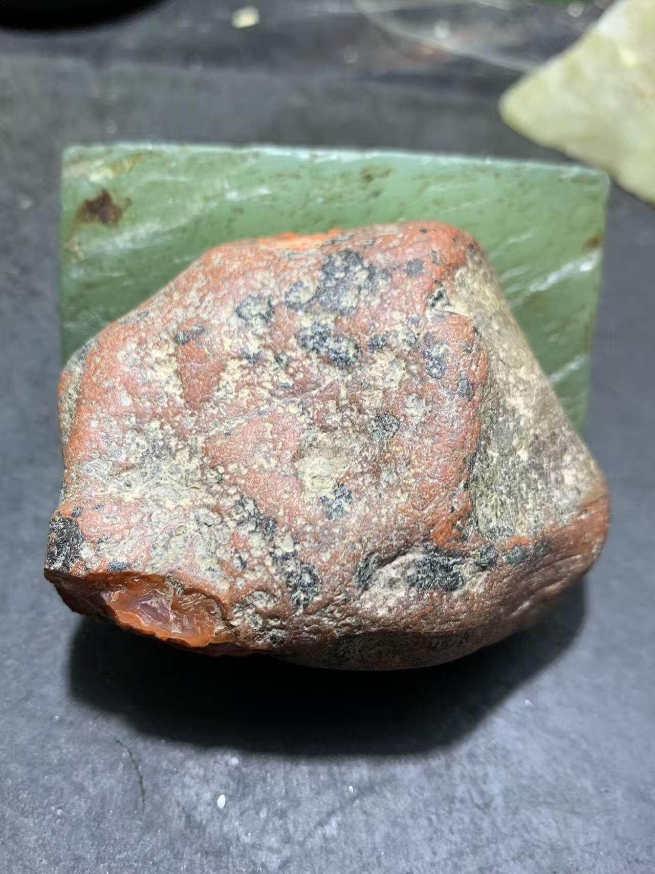 精美川料冰飘红皮开窗料荔枝冻心南红玛瑙原石一颗，