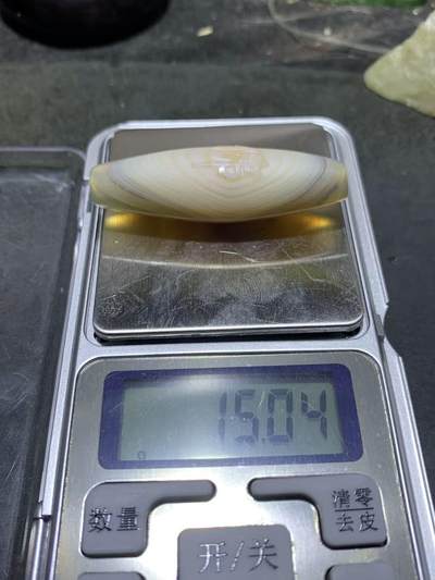 精美高玉化千层纹天眼图案海洋玉髓手工雕刻佛字桶珠一个！ 精美高玉化千层纹天眼图案海洋玉髓手工雕刻佛字桶珠一个！