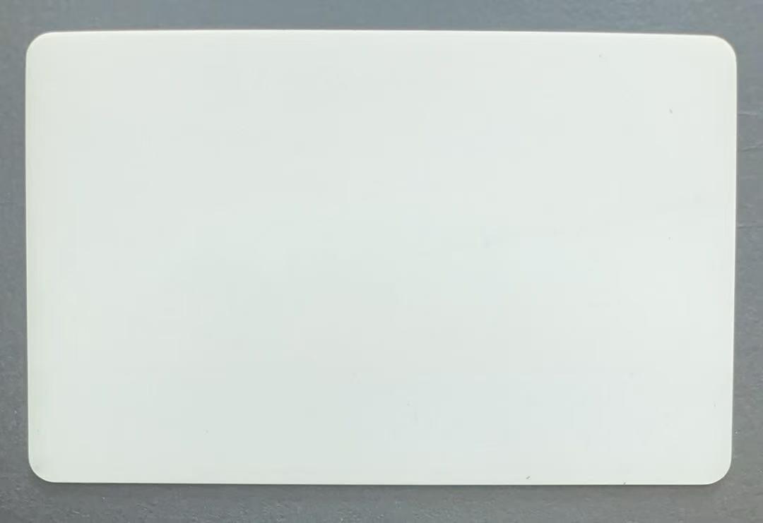 《卡拍》第345期拍卖2月28日晚22：10时延时截拍 欧特佳早期通用测试卡《蓝箭头》一枚新卡，上品。相同版式还有红色、绿色两种（较少见）。淄博、宁波测试卡均为此枚卡加印文字面值而成。