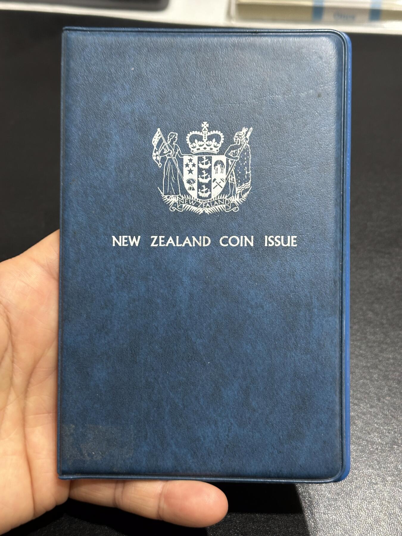 《外钞收藏家》第六百一十二期（ 精选场）（长期征集拍品、欢迎藏友们联系合作） 1978年新西兰套币7枚一起 含1元大镍币 原册