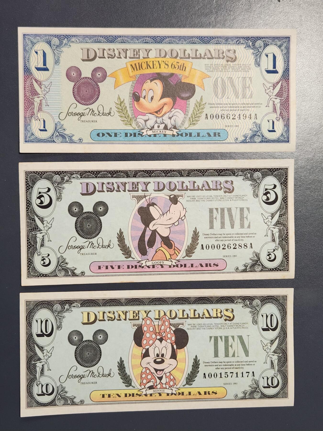 2月24号晚上8点 外国纸币自动截拍第30场 迪士尼1993年1-5-10元 美品一套