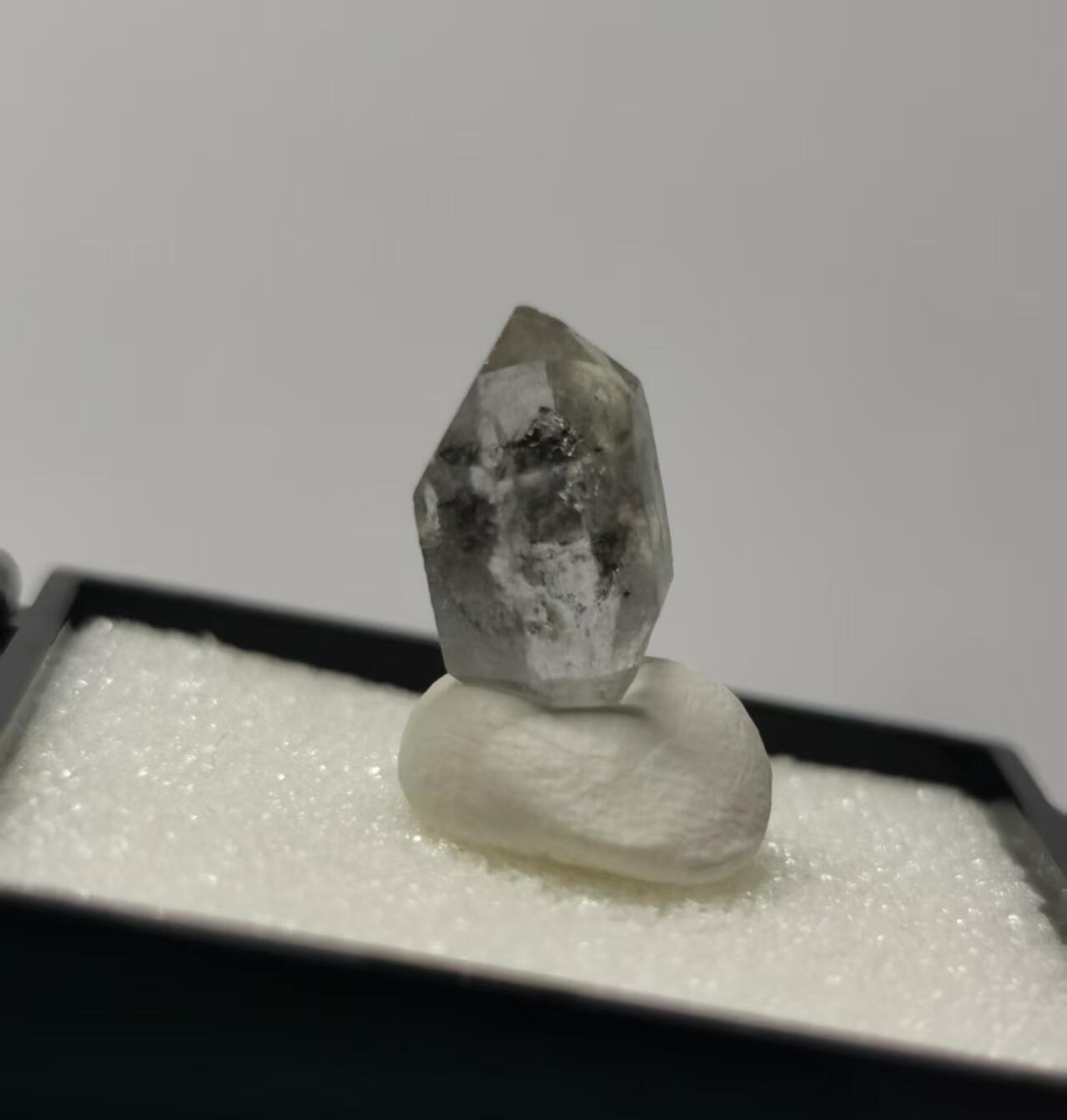 七河·世界世界币章杂件矿标化石小拍（总第38期） 藏家出品 X736 云贵闪灵水晶原石 盒子矿 本件拍品由合作藏家邮寄