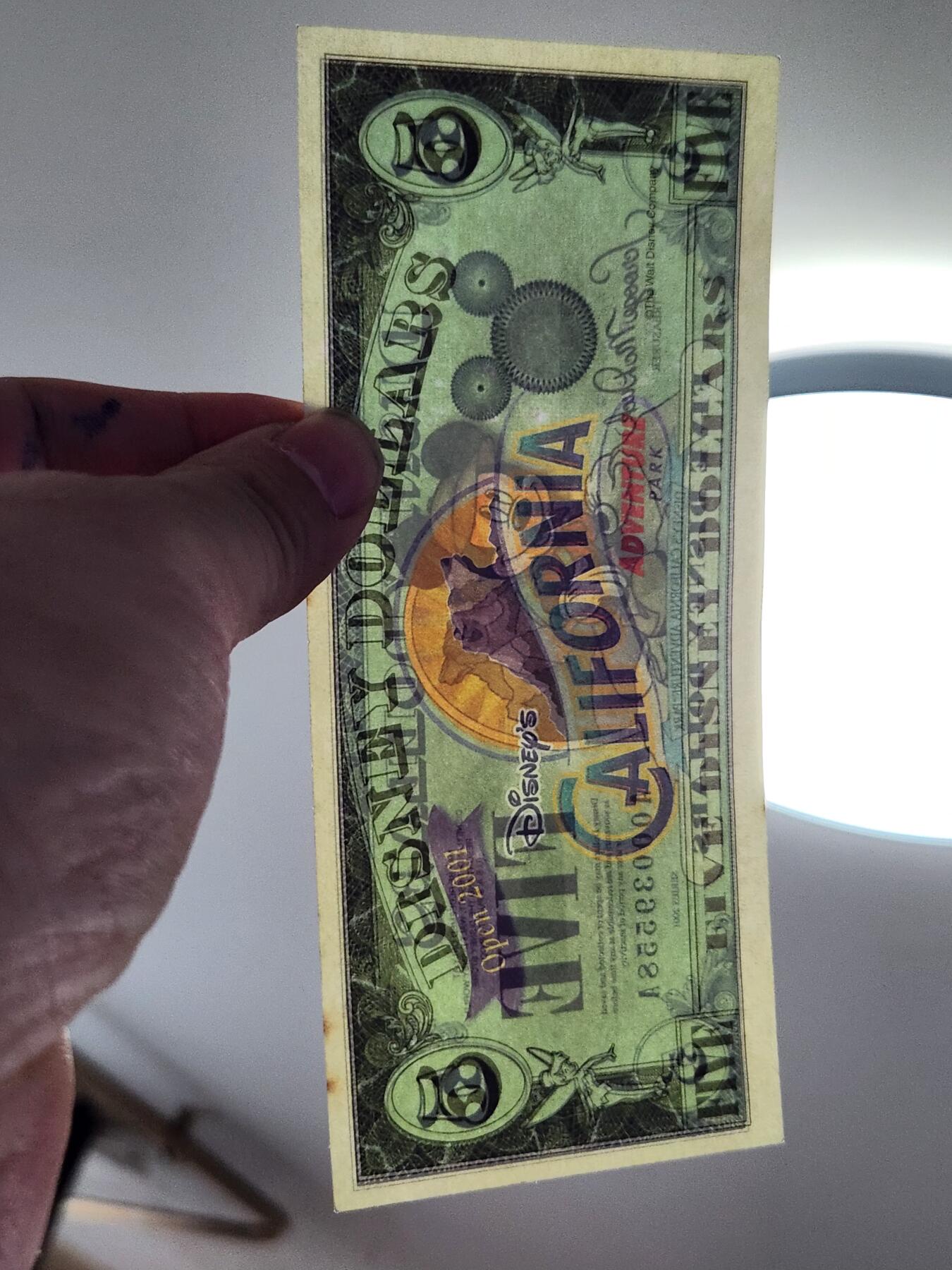 2月24号晚上8点 外国纸币自动截拍第30场 迪士尼2001年1-5-10元 近新全套