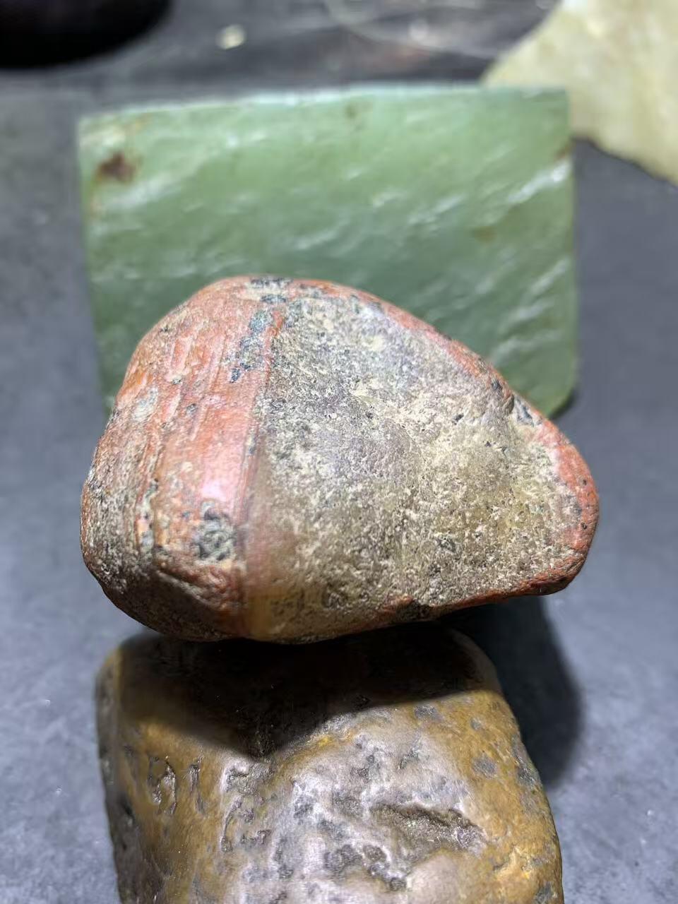 精美川料冰飘红皮开窗料荔枝冻心南红玛瑙原石一颗，