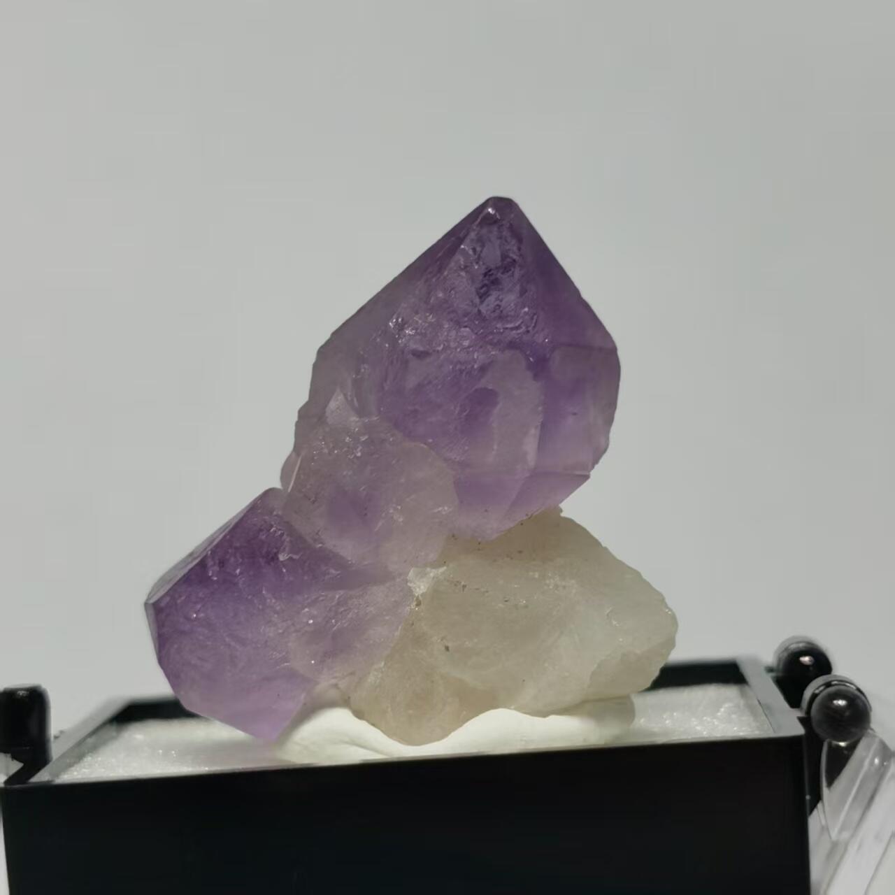 七河·世界世界币章杂件矿标化石小拍（总第38期） 藏家出品 X748（2）马达加斯加紫水晶原石矿标 盒子矿 本件拍品由合作藏家邮寄