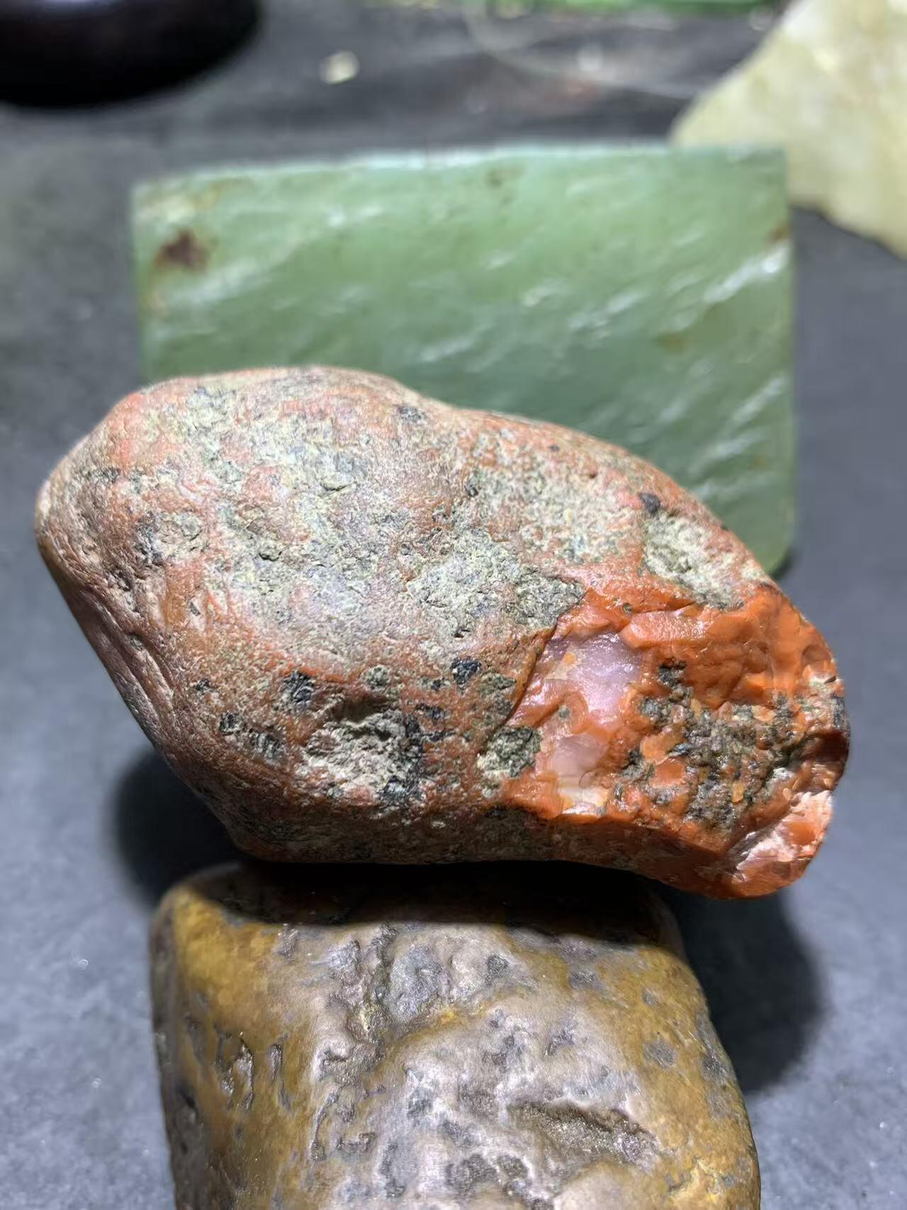 精美川料冰飘红皮开窗料荔枝冻心南红玛瑙原石一颗，