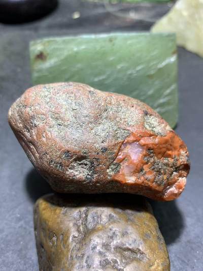 精美川料冰飘红皮开窗料荔枝冻心南红玛瑙原石一颗， 精美川料冰飘红皮开窗料荔枝冻心南红玛瑙原石一颗，