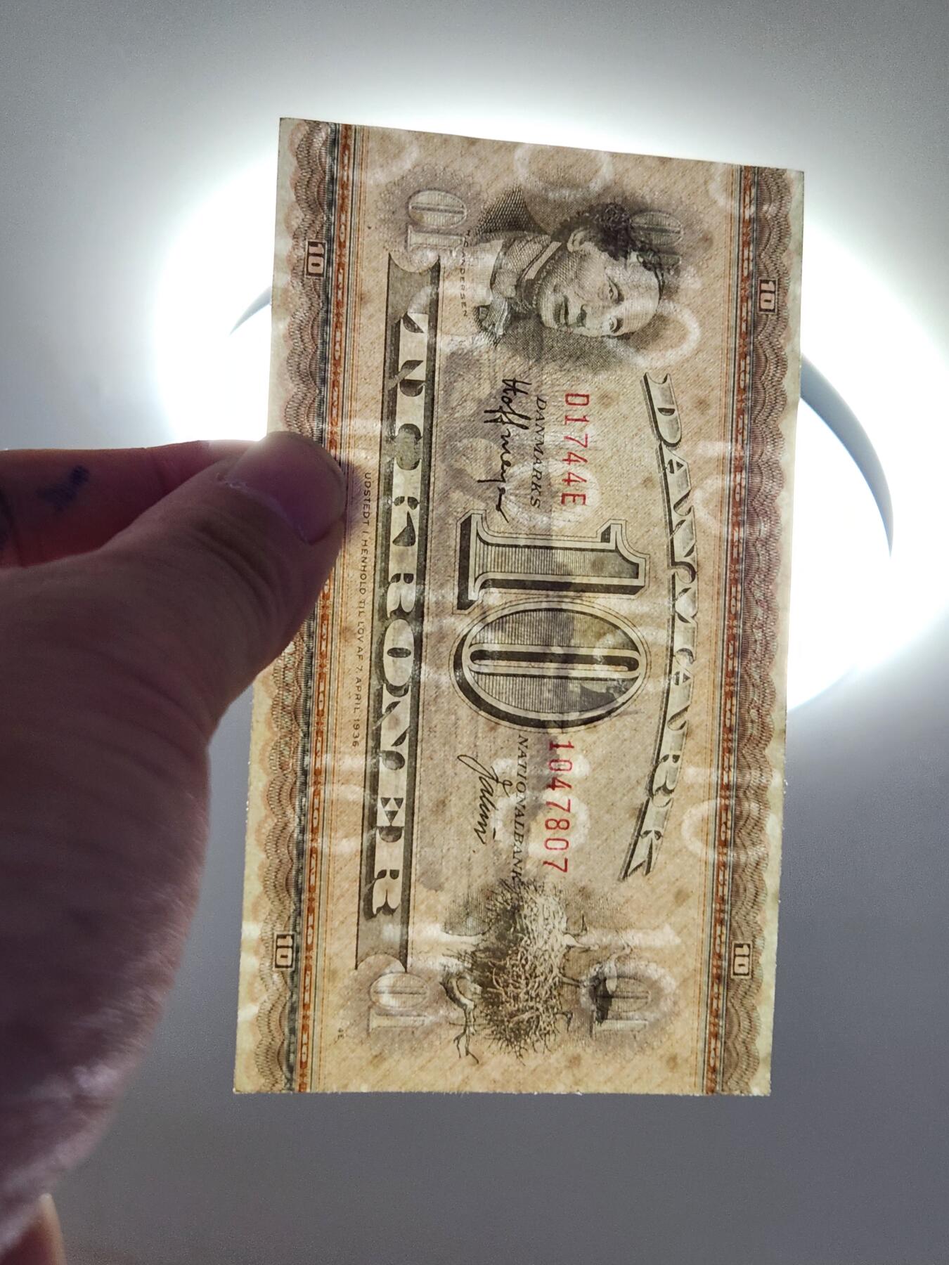 2月23号晚上8点 外国纸币自动截拍第29场 丹麦10克朗纸币早期版 童话之王安徒生 几乎全新