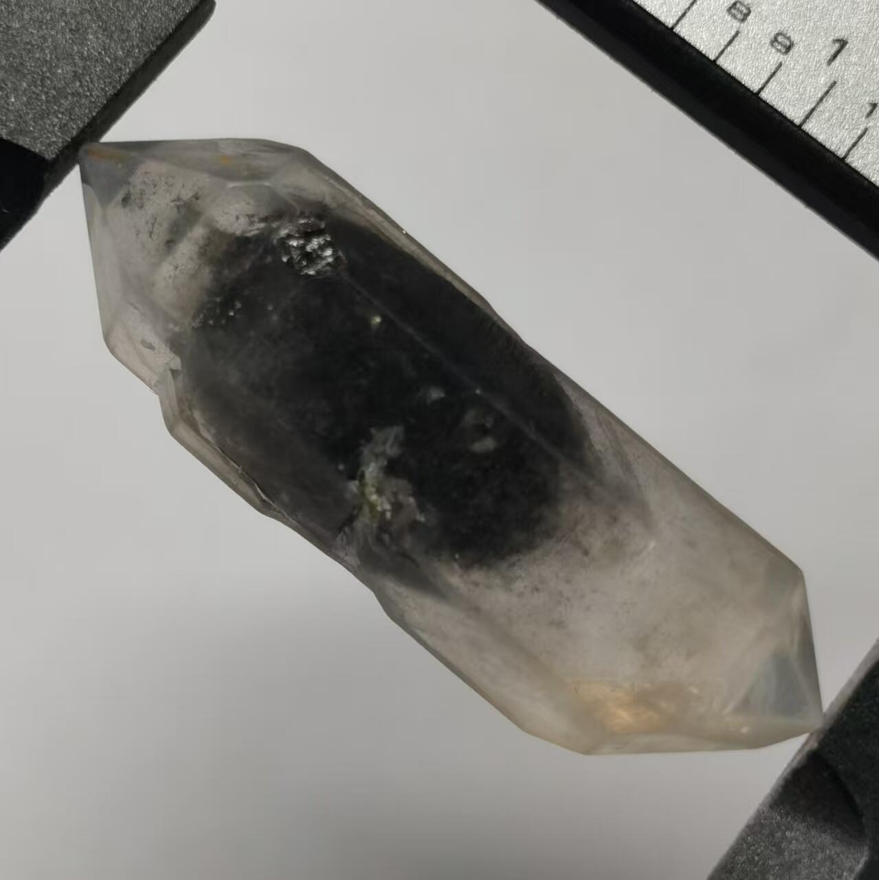 七河·世界世界币章杂件矿标化石小拍（总第38期） 藏家出品X701（27） 云贵闪灵水晶原石 双尖糖心 本件拍品由合作藏家邮寄