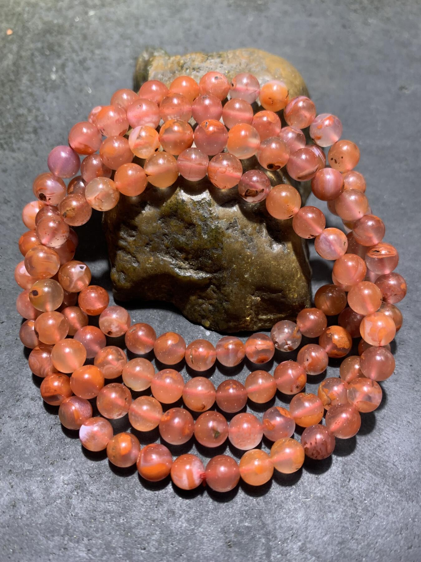 川料冻料飘红南红玛瑙多圈手串一条，