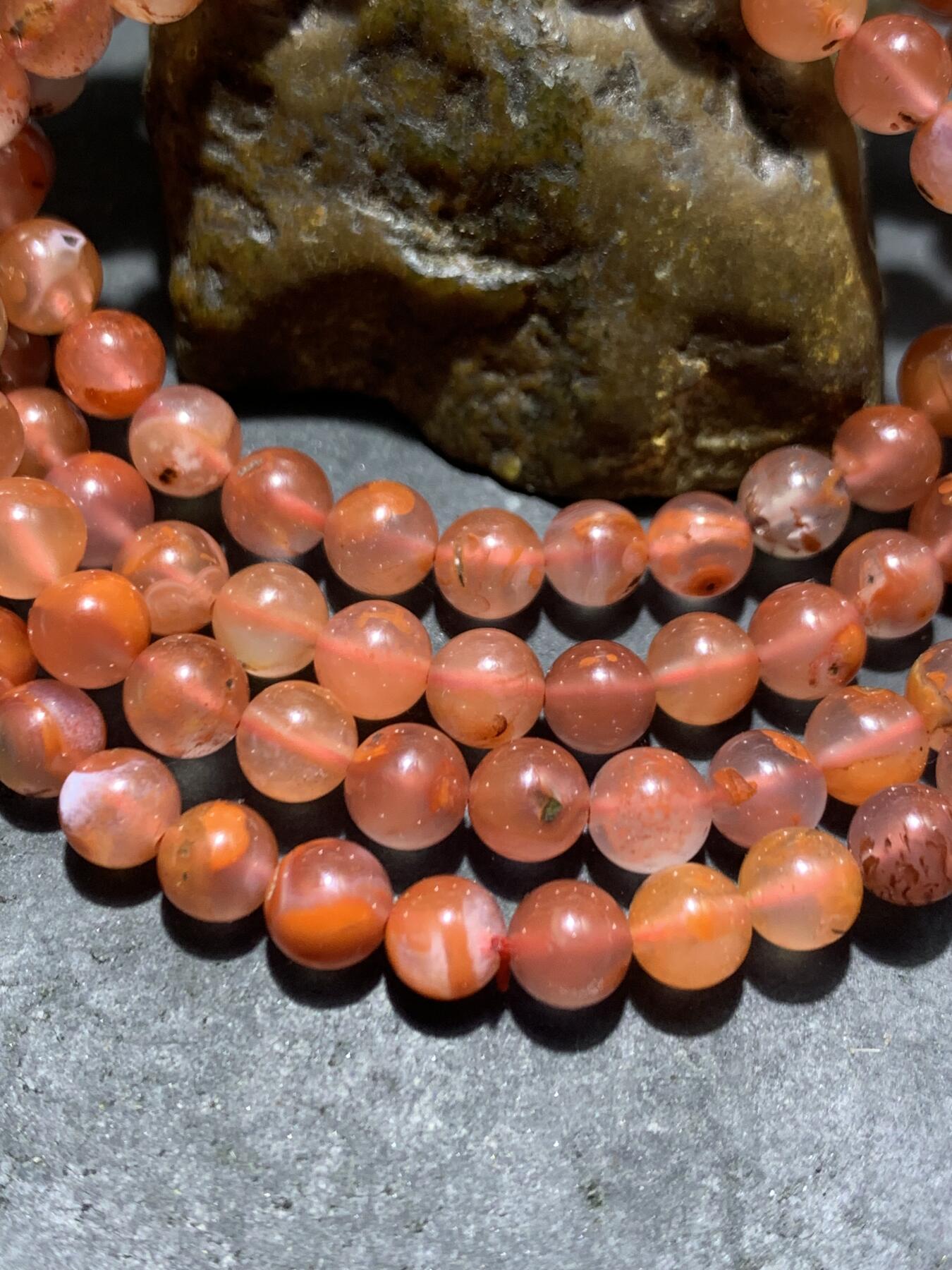 川料冻料飘红南红玛瑙多圈手串一条，