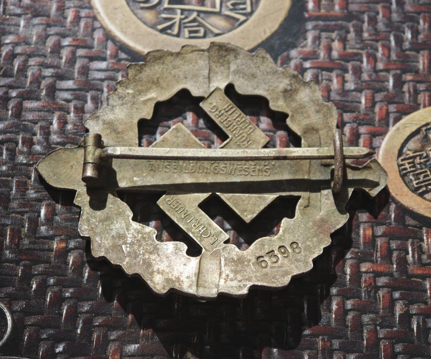 2026年2月捡漏拍 德国SA铜级体能章 超小编号