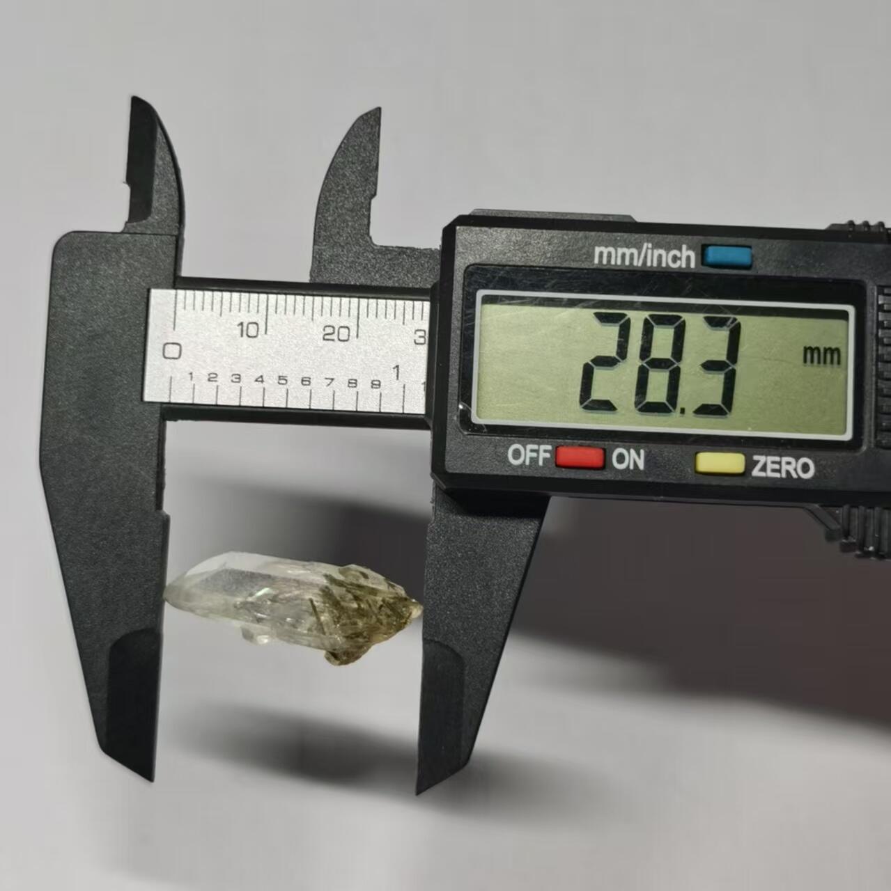 七河·世界世界币章杂件矿标化石小拍（总第38期） 藏家出品X746（10）巴西白水晶与绿碧玺共生水晶原石矿标（盒子矿） 本件拍品由合作藏家邮寄