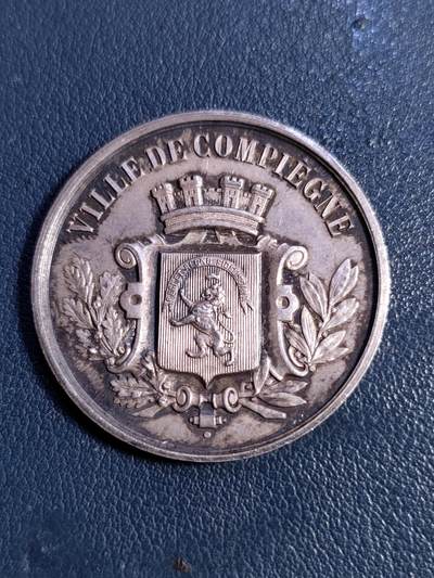 法国康布雷市（Ville de Combrai）市政的官方纪念银章 - 法国康布雷市（Ville de Combrai）市政的官方纪念银章